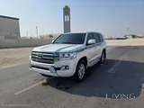 Toyota Land Cruiser GXR 2017 V6 – White – Excellent Condition